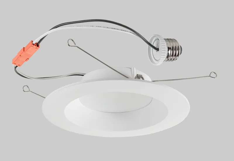 6in Circular LED Residential Retrofit | Plastic housing | 10W | Color Select 27/30/35/40/50K | 90 CRI | 120V input | TRIAC dimming | Includes E26 adapter | Contractor Series