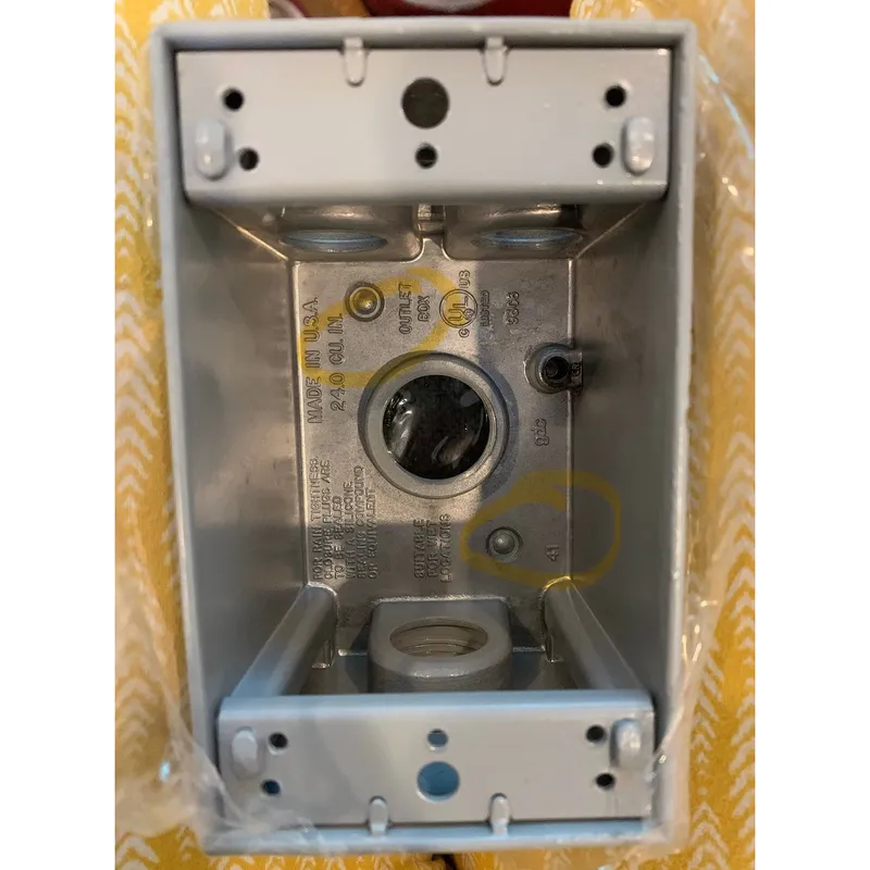 Weatherproof Outlet Box, 1 Gang, (4) 3/4" Outlets, 2.625" Deep, Aluminum, Gray